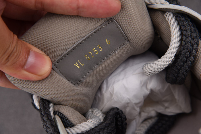 l&v snekaers l0000139