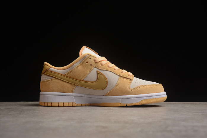 nike dunk low gold suede dv7411-200