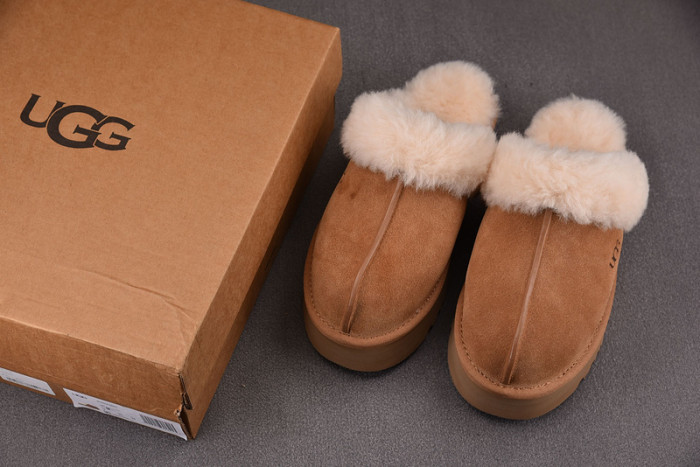 UGG SANDALS 3