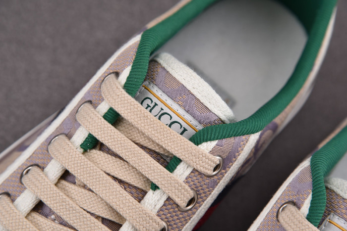 G*u*i* trainer sneaker99