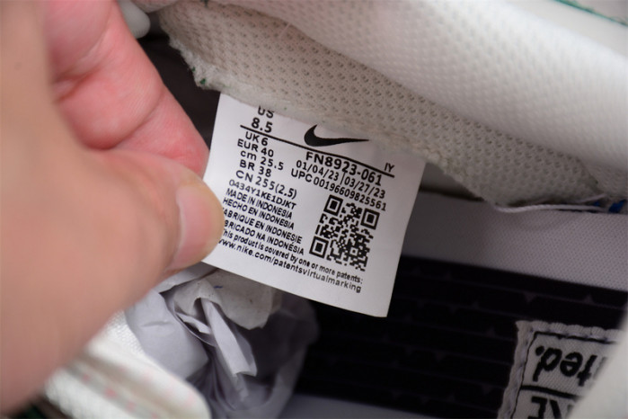 nike dunk low se all petals united fir green fn8923-061