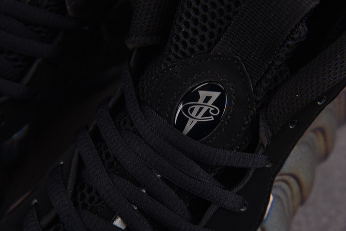 Nike Air Foamposite One Hologram 314996-900