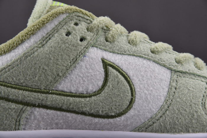 nike dunk low se fleece pack honeydew dq7579-300