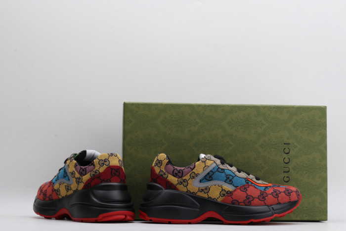 G*u*i* trainer sneaker2