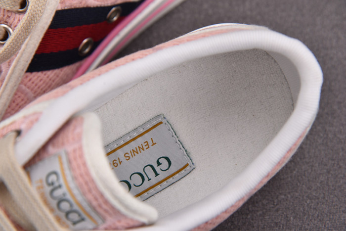 G*u*i* trainer sneaker94