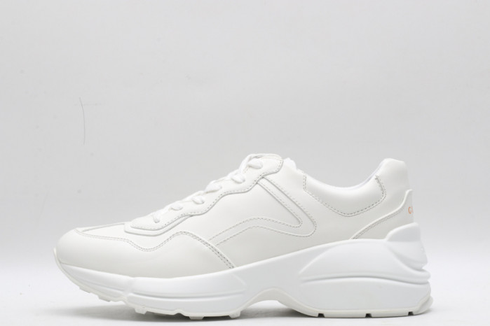 G*u*i* trainer sneaker87