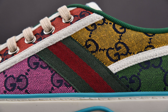 G*u*i* trainer sneaker96