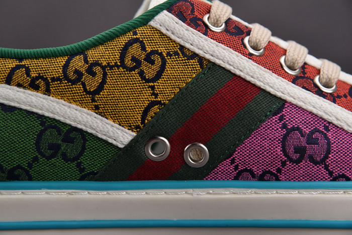 G*u*i* trainer sneaker96