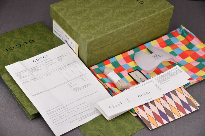 G*u*i* trainer sneaker96