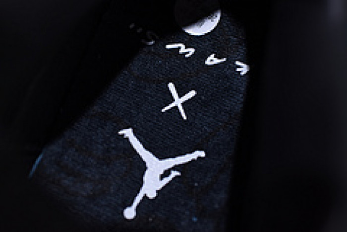 nike air jordan 4 retro kaws black 930155-001